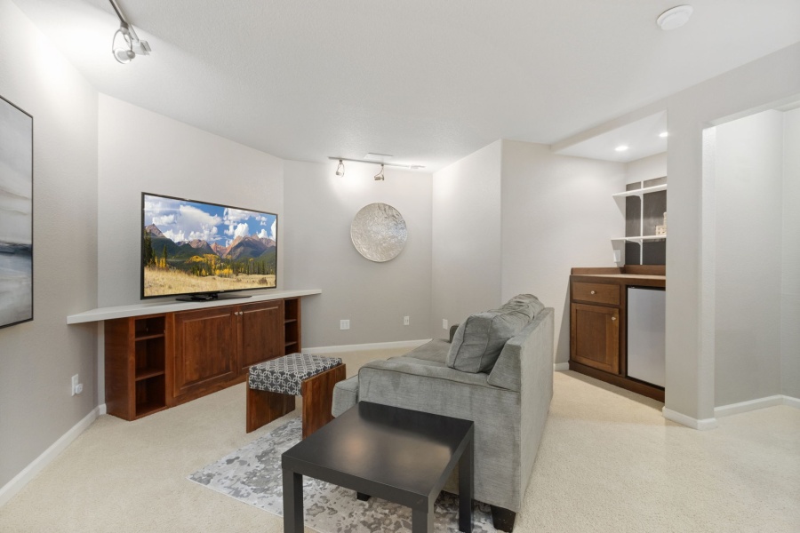 Spacious 5-Bedroom Home in Prestigious Fossil Ridge School District – Observatory Village, Fort Collins